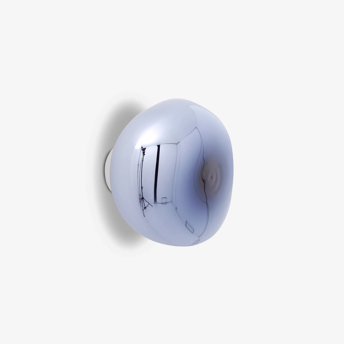 Asymmetric Fluid Form Wall Light